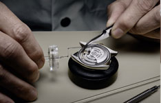 万国的表多久保养一次